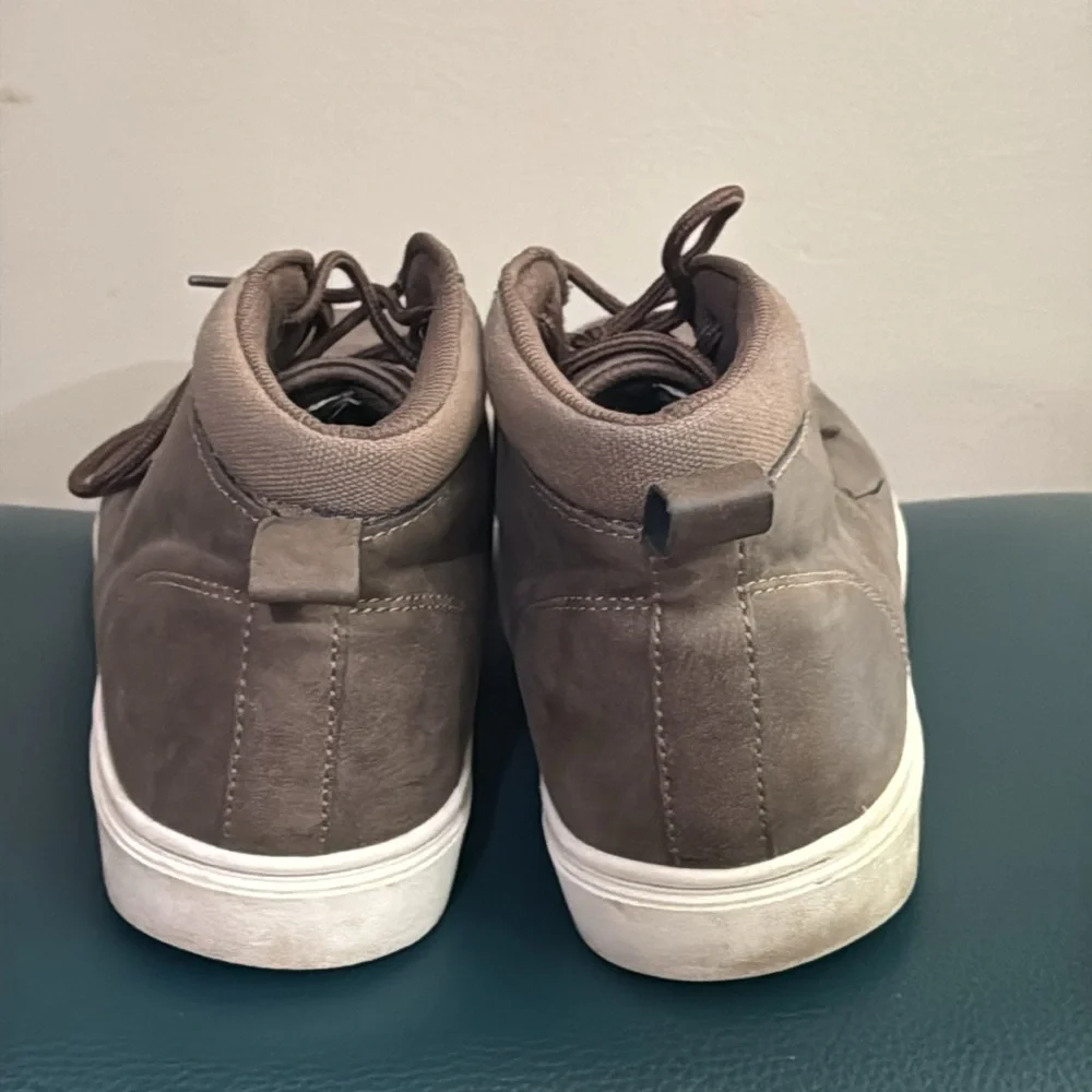 Perry Ellis Brown Chukka Boots with Suede Finish Men's Size 11 career wear